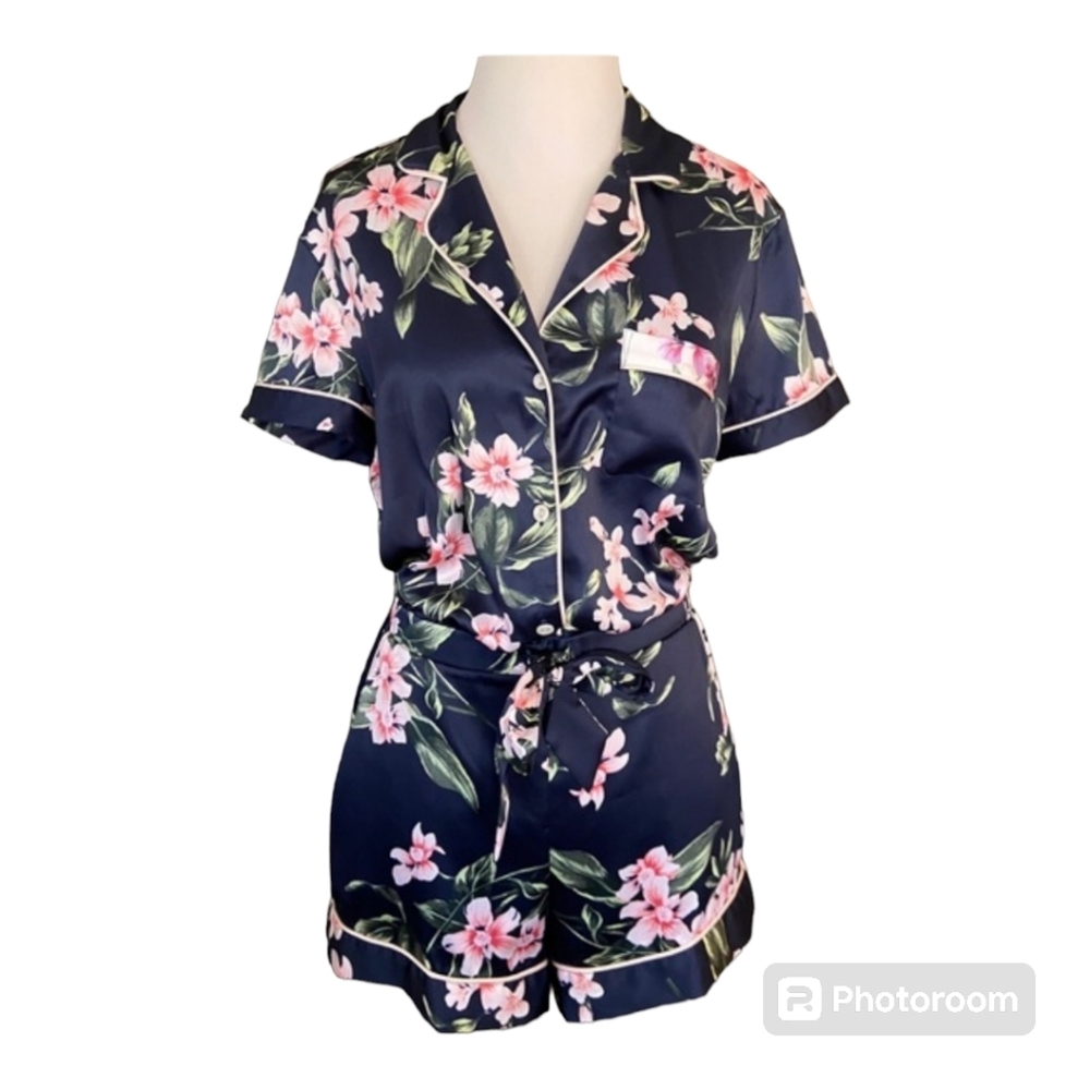 Victoria’s Secret Silky Floral Romper Size Small EUC